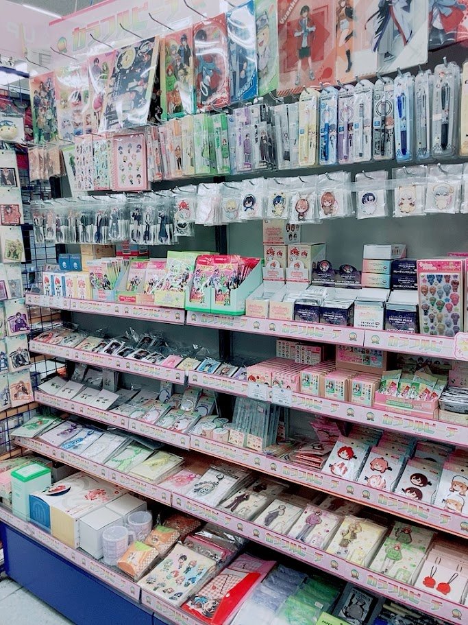 *.:。❁（グッズ整理中） 🌈コーナー情報🌈】 🔷カラフルピーチ 商品🔷 アニメイト大宮1号館にて