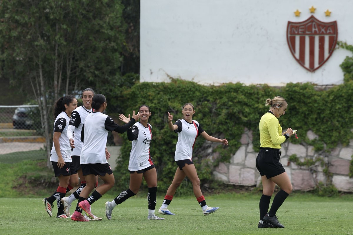 AtlasFCFemenil's tweet photo. Iniciamos esta pretemporada con el pie derecho 👊

Triunfo contra Necaxa en Aguascalientes y seguimos trabajando de cara al AP26 🔴⚫️

Lee la nota completa: https://t.co/Y59V63zFZT ✍️

#ParaLaFielPorLaFielYConLaFiel https://t.co/bKKIOworFy