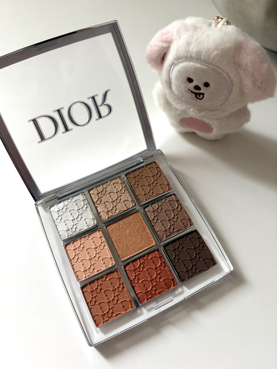 メイクレス ジミンのパレット買ったよ🧡 早速使ったけど、発色が綺麗だから少し