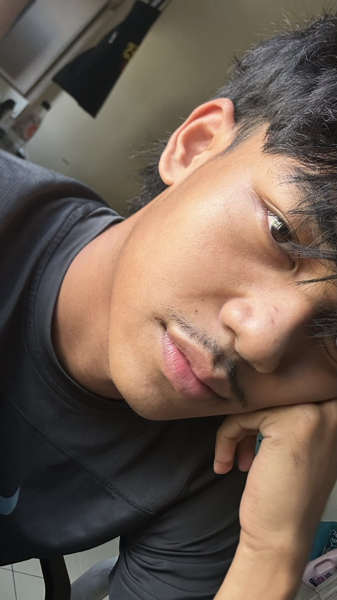 wannestle's tweet photo. sleepyhead https://t.co/QO1J3BtrOp