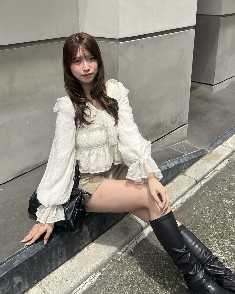Ufstqv's tweet photo. かわいすぎ💕💕

#オナペ #顔抜き #脚フェチ #ロングブーツ https://t.co/BTWXaWNcKt