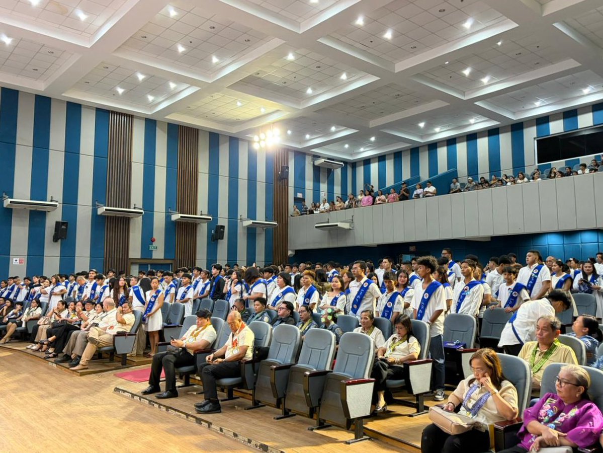 raymond_lising's tweet photo. CONGRATULATIONS! ππ» Ating ipinagmamalaki ang mga ALS graduates mula sa @bsapasig! π Nakakatuwa ang pagpupursigi ng ating mga kabarangay para makapagtapos ng pag-aaral. π
#TuloyAngSerbisyoBSA #servicewithaSMILE https://t.co/UhgZisB2Rl