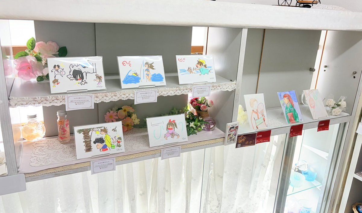 kamakuramona's tweet photo. 皆様こんにちは😊

鎌倉MONAでは【夏のフレームレス展】2日目を迎えました🌻

17名の作家様それぞれの世界観が詰まった、見応えのある作品が会場を彩っています🎨

お近くへお越しの際は、ぜひお気軽にお立ち寄りください✨
皆様のご来場を心よりお待ちしております🙇‍♀️ https://t.co/TuVIF9FrKT