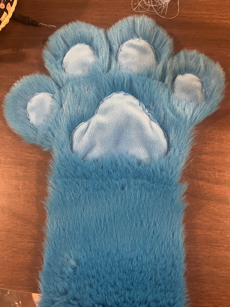 RW_Enot's tweet photo. In the process of making paws of Enot!!!! :3
(So far I have the front of the paw done) https://t.co/0hVOUE7pOL