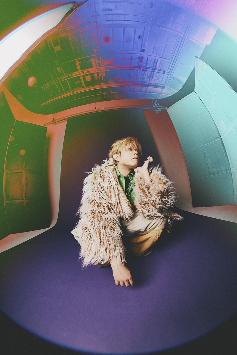 ewe_jpn's tweet photo. 🐏Big News🐑

ニューアルバム「Chemical X」
8/5リリース決定!!!!!!

初回盤はZINE＋ステッカーシートの
スペシャルパッケージ仕様⚡️

💿予約
https://t.co/h95MRecfOQ

7/22 全曲先行配信も決定！
🎧予約
https://t.co/tFQTxcc0uI

そして新アーティスト写真も公開📸

#神山羊 #Chemical_X https://t.co/BaydQkIEnY