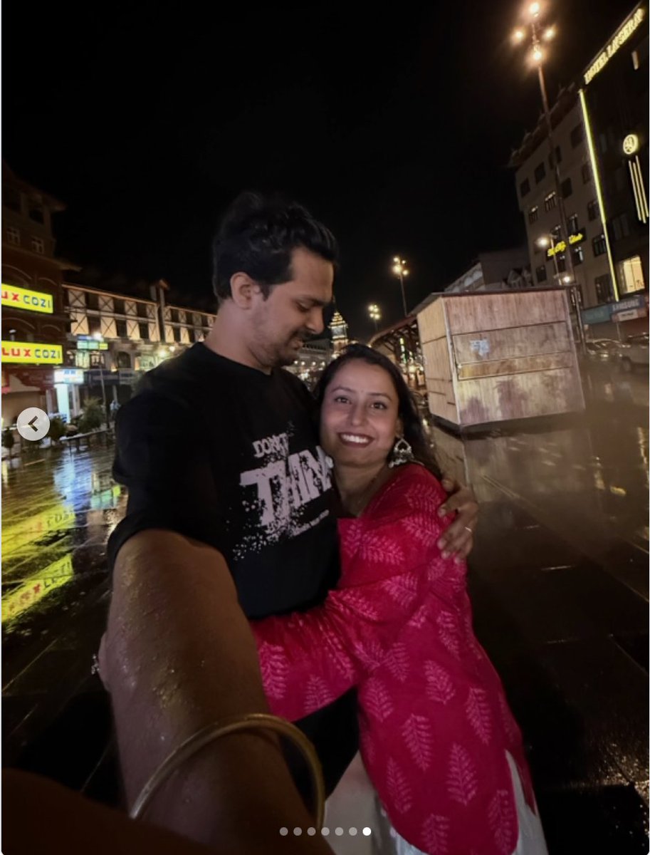 ChuddyPasha's tweet photo. Ruksana ☪️ doting on husband Ashish 🕉️ in Srinagar, Kashmir!
#BLT #InterfaithCouple #HinduMuslimLove https://t.co/D1rrmUTynh