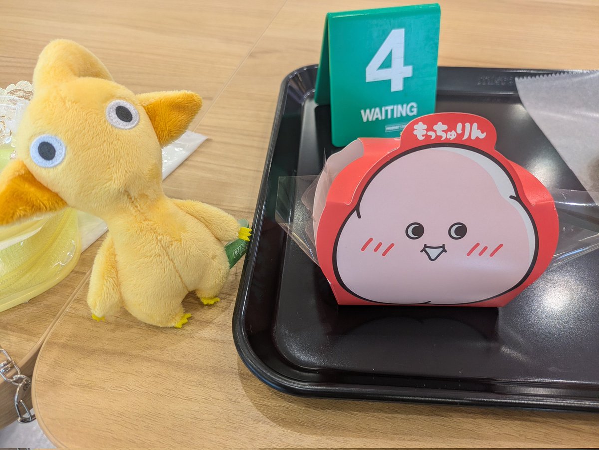 midorilemon1213's tweet photo. 話題のコヤツを食べました。
新食感で生ドーナツっぽい感じがしました。 https://t.co/SInqMWpc98