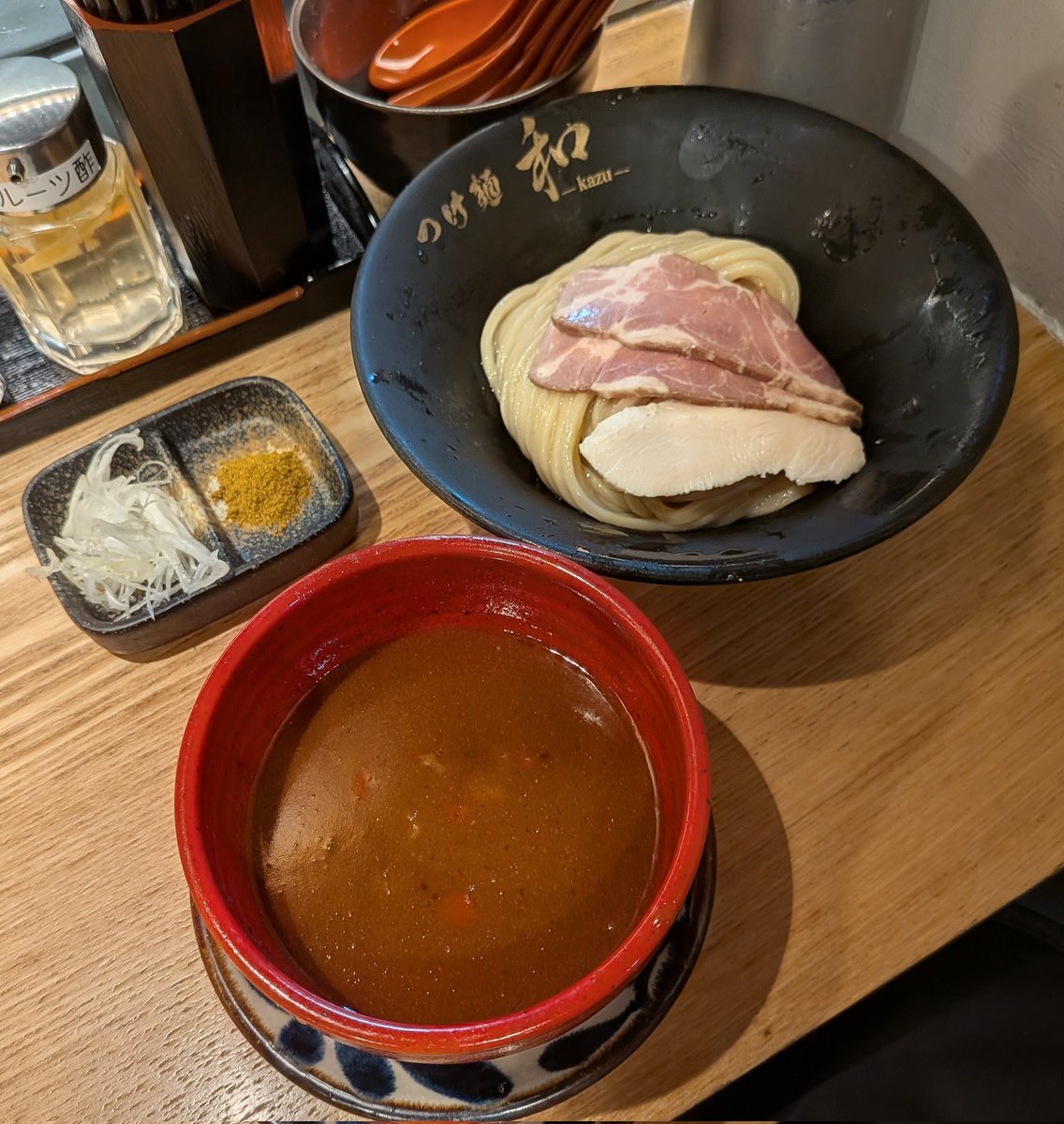 harapankenken's tweet photo. 日曜日のつけ麺和さん
キトさん
無理言ってゴメンちゃい
キーマカレー
身体が欲していた❤
本日のメインはこちらで、
カレーつけ麺がお供な感じ
カレー好きにはたまらない
皆さん
ご馳走様でした😊
#つけ麺和 https://t.co/bq5XOzcajI