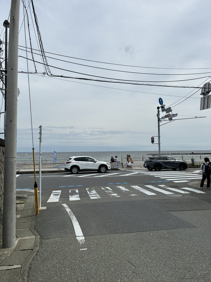 _msthandmade's tweet photo. 昨日は鎌倉まで遊びに行ってきました〜
引っ越ししてから鎌倉が近くなったので嬉しい☺️✨
新作（このデザインは日本と海外どちらでも販売しようと思ってます）の撮影会も兼ねて、街歩き🚶‍♀️
そして、焼きたてのバブカ（めちゃくちゃおすすめです）🥯
海🏖️
来週は花火大会！
楽しみです☺️
#ハンドメイド https://t.co/Bgxb3o9OMf
