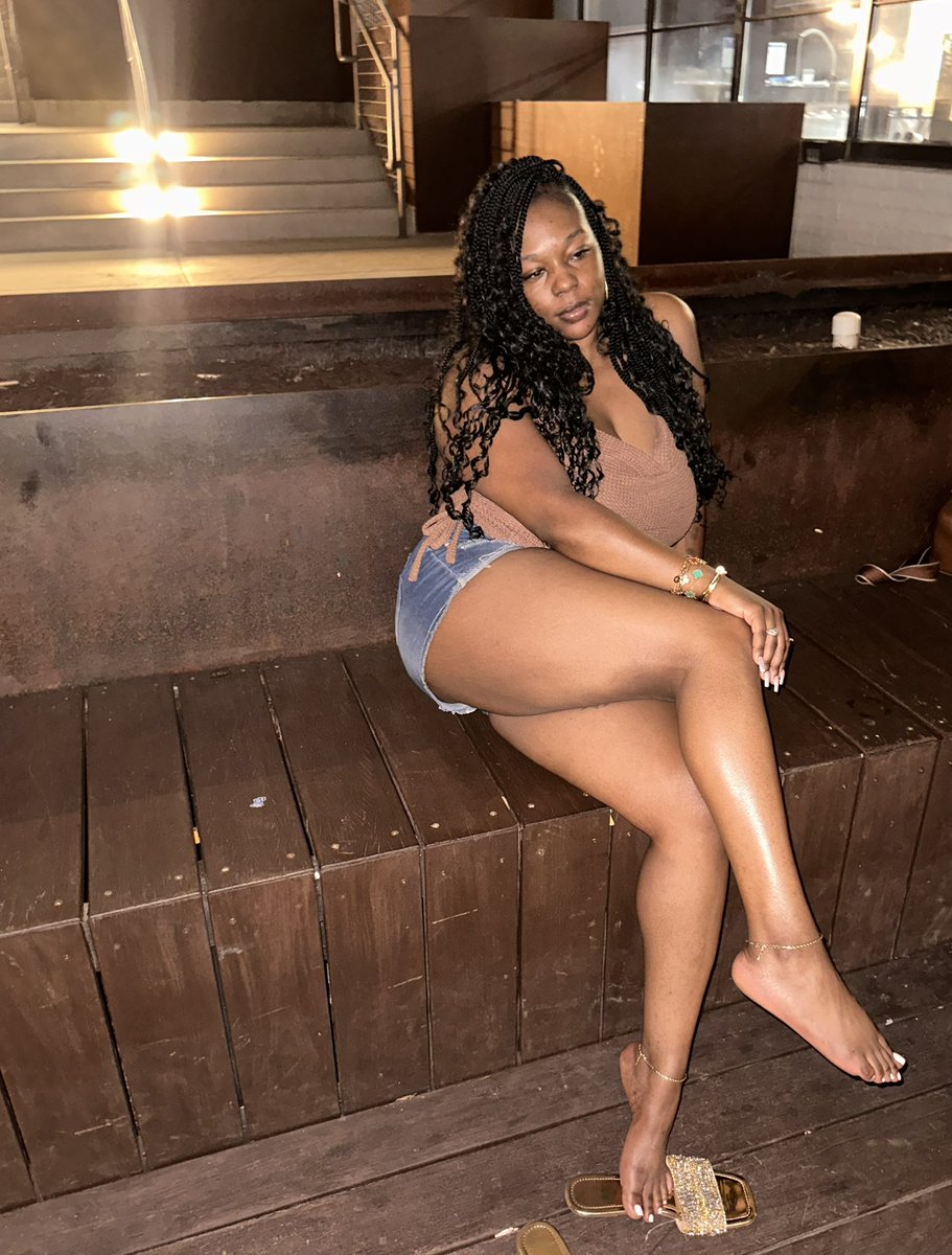 eJbv_'s tweet photo. I smell even better 🥰 https://t.co/EPjhAADsH9