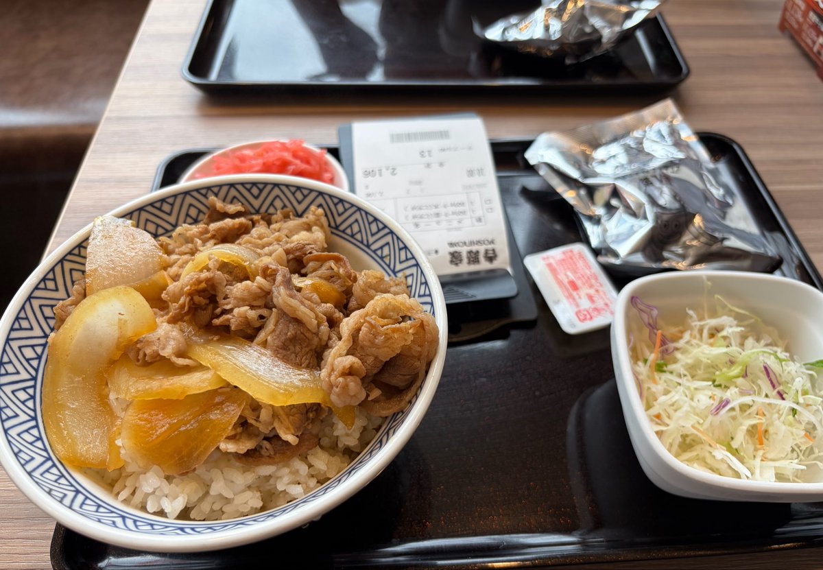 Thundershot_jr's tweet photo. 昨日は10:00に行って売り切れだったのでもう少し早めに行ってリベンジ！
子供は紅生姜ミミックがお気に入りの様子^ - ^ https://t.co/28scM5afE9