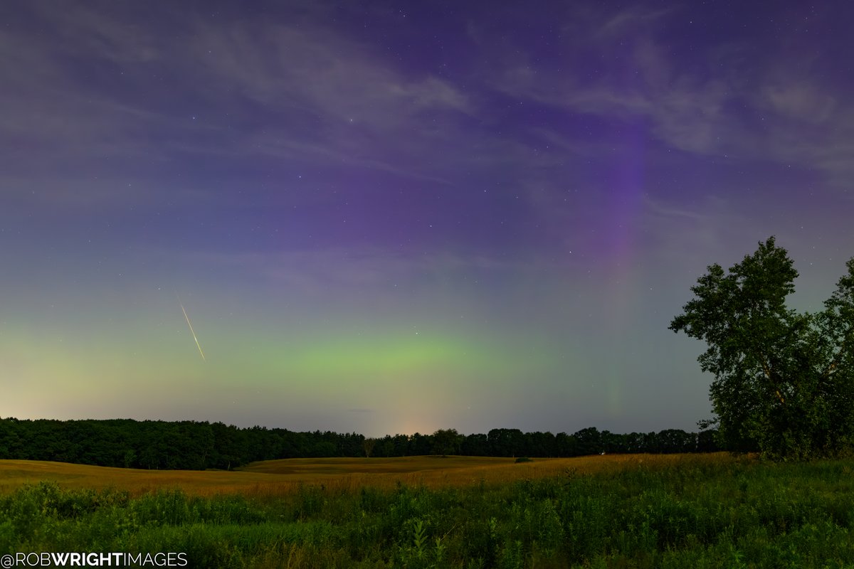 RobWrightImages's tweet photo. A few still images from the sneaky-good aurora in the wee hours of this Fourth of July. The fourth image has a meteor in it.
--
July 4, 2026
Rollinsford, New Hampshire
#aurora #auroraborealis #northernlights @TamithaSkov https://t.co/qA8Al79vhU