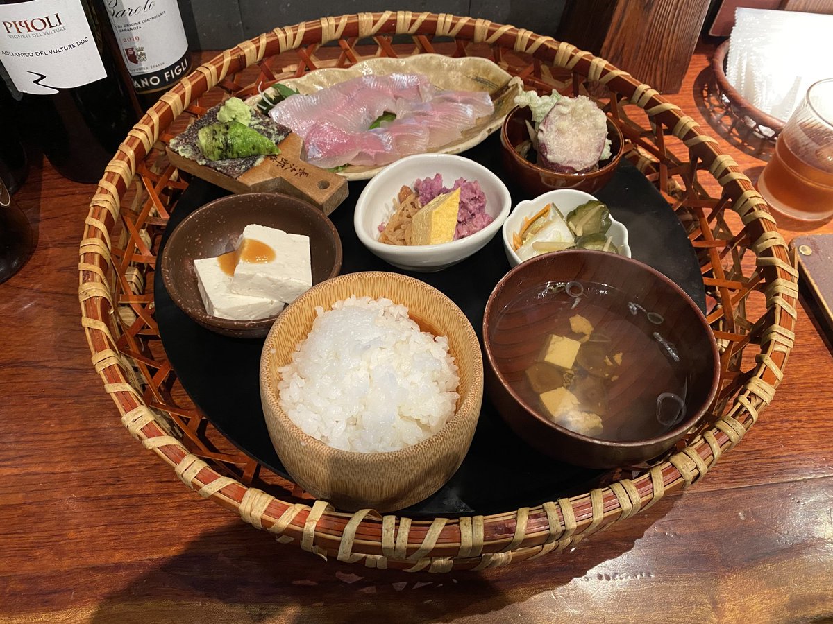 junjun_425601's tweet photo. ランチタイムはいわな刺身定食🤠
#ランチタイム
#いわな刺身定食
#道の駅上平ささら館
#五箇山旬彩工房いわな
#びわこライダー
https://t.co/4rDZFn7206 https://t.co/W9Y3w4eR5j