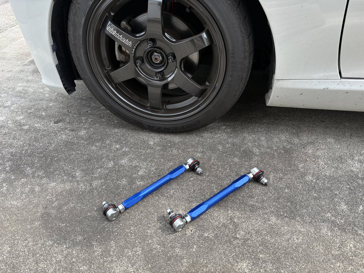 copen5014's tweet photo. 最近低速でガタガタした場所走ると前のの腹下から微妙に異音がしてて
ローダウンでバンザイしたスタビしか怪しい部分が無かったんでスタビリンク変えてみた

多分治った笑

スタビの効かなくなるような角度じゃなかったしそのままにしてたけど
どこか接触してたかな？
やっぱバンザイは良くないな https://t.co/Wsbc1tmFkO
