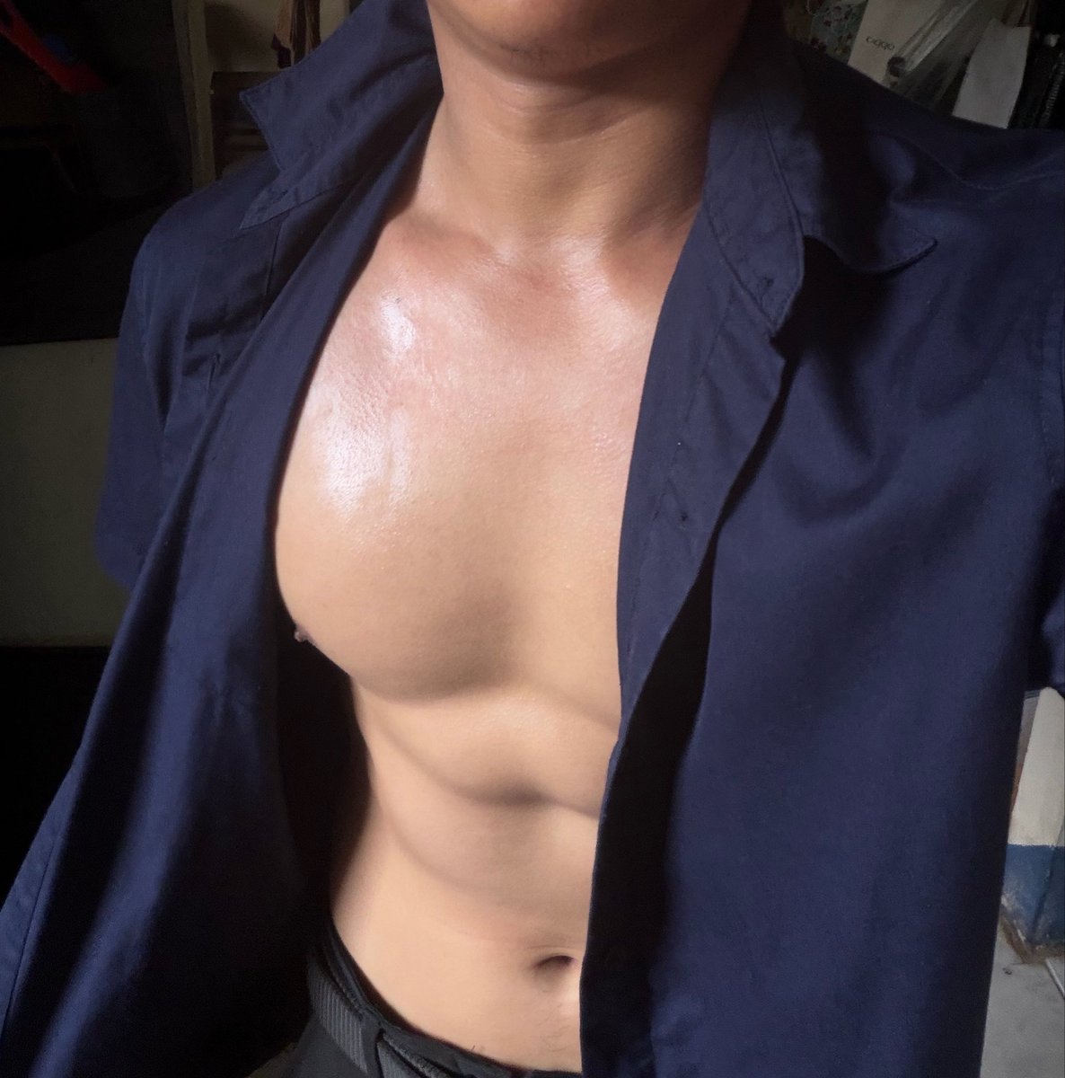 pantana1743's tweet photo. แต่งตัวไม่เรียบร้อยเลยนะครับ 🫩😴🥹 https://t.co/yjV28nr5RA