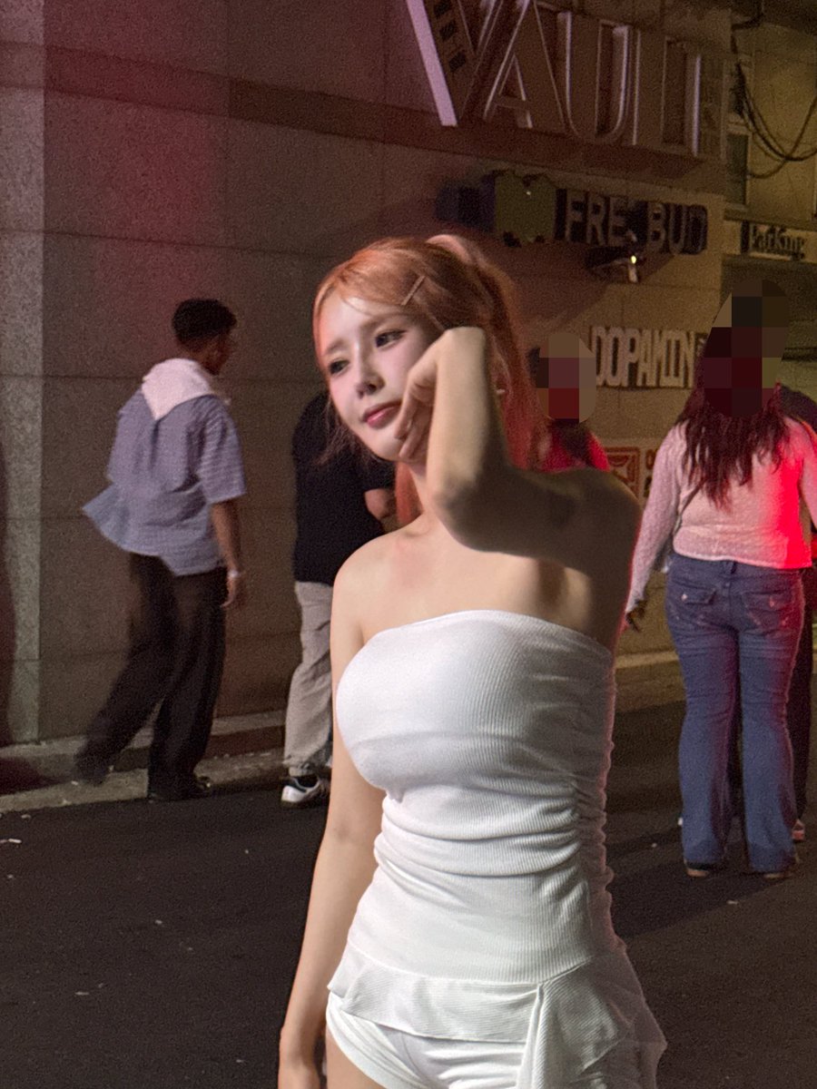 bu2buvv's tweet photo. 여자친구랑 심야영화 데이트 하고
즉흥으류 리깅이와 데이트🧡💜 https://t.co/suEE7IVxqZ