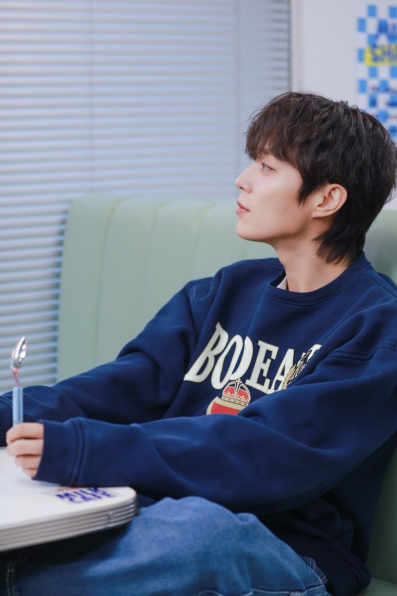 hlxnews_HQ's tweet photo. 📸 Happy Dujun Day 💙✨️
Every smile tells a story worth remembering.
#해피두준데이 #HAPPY_DJ_DAY
#하이라이트 #HIGHLIGHT
#비스트 #BEAST
#윤두준 #YOONDUJUN https://t.co/OUga0AXTDD
