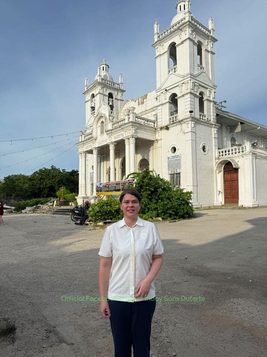 News5PH's tweet photo. BUMISITA SA SIMBAHAN

Ibinahagi ni Vice Pres. Sara Duterte ang ilang larawan ng pagbisita niya sa Archdiocesan Shrine of St. Vincent Ferrer sa Bogo City, Cebu noong nakaraang linggo.

Ayon sa Bise, nagtirik siya ng kandila para ipanalangin ang kapayapaan ng bansa at ang kaligtasan ng mga Pilipino, gayundin ang tuloy-tuloy na pagbangon ng Bogo City mula sa nagdaang lindol.

Kasama rin daw sa kanyang mga dasal ang pag-uwi ng kanyang ama na si dating Pangulong Rodrigo Duterte na kasalukuyang nakakulong sa International Criminal Court (ICC).

📸: Inday Sara Duterte/Facebook