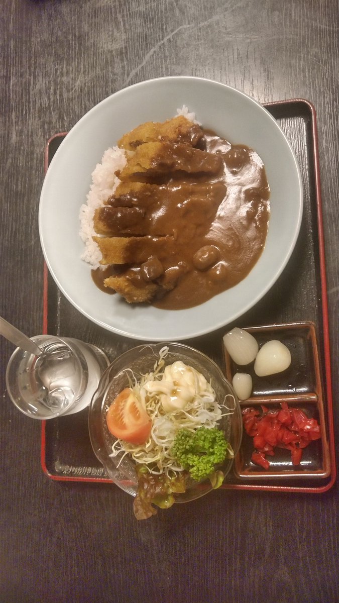 kaba2020's tweet photo. 久しぶりに睦沢町の｢おだか｣へｷﾀ━(ﾟ∀ﾟ)━!
お目当ての鉄火丼にはあり着けず…😭
1日10食はオープンに並ばないと無理か😣
(ちなみにカレーでスプーンを水に付ける習慣ないカバオです) https://t.co/mEh42LNInm