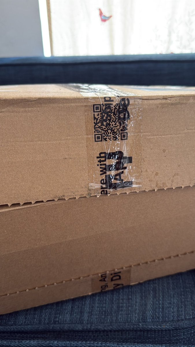 GauravBhatia92's tweet photo. @ZARA @ZARA_Care @ZARA @ZARA_Care please blacklist @delhivery @help_delhivery. I have always received damaged and missing items from your delivery. This is the condition of packages i got this time https://t.co/qufDd35l4b