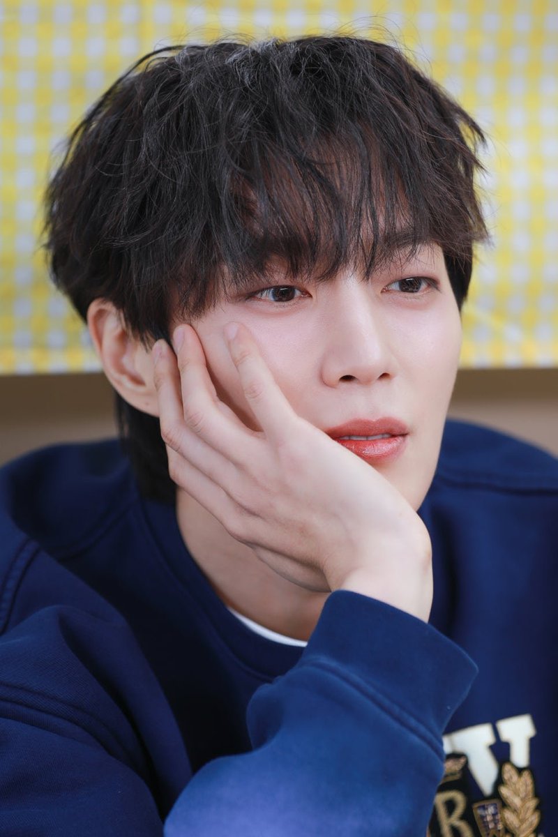 hlxnews_HQ's tweet photo. 📸 Happy Dujun Day 💙✨️
Three photos, one heart full of gratitude.
#해피두준데이 #HAPPY_DJ_DAY
#하이라이트 #HIGHLIGHT
#비스트 #BEAST
#윤두준 #YOONDUJUN https://t.co/0iA351GJl5