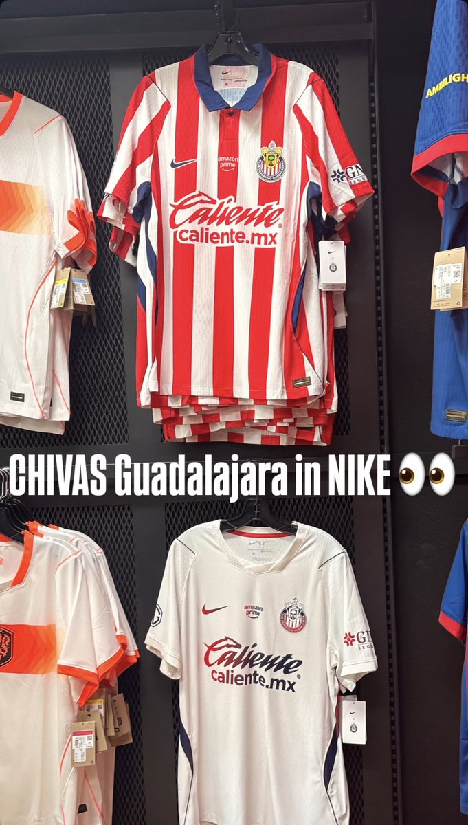 Gaspar_Sparco's tweet photo. En usa ya venden el Jersey @Chivas Nike https://t.co/3DmbhL8smb