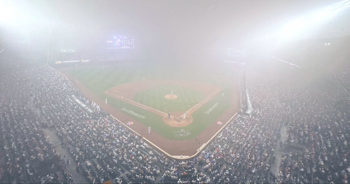 ZachZaidman's tweet photo. You can no longer see the centerfield scoreboard from the broadcast booth at Wrigley Field because of the fog during this Cubs and Cardinals game https://t.co/9AjjcXAEHI