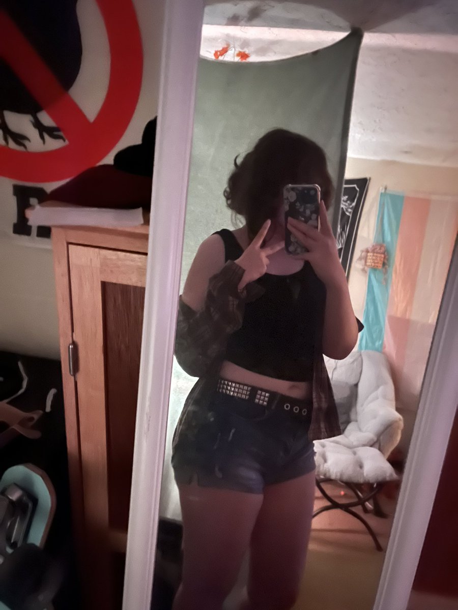 Lycanreece's tweet photo. 3 years transgender woaw best decision of my life :3 https://t.co/Y0idF7blZb