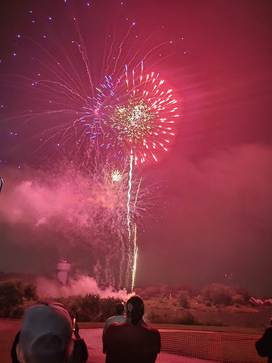 PurpleMusic83's tweet photo. Happy 4th of July, from Chicago https://t.co/f3djMkW5rV