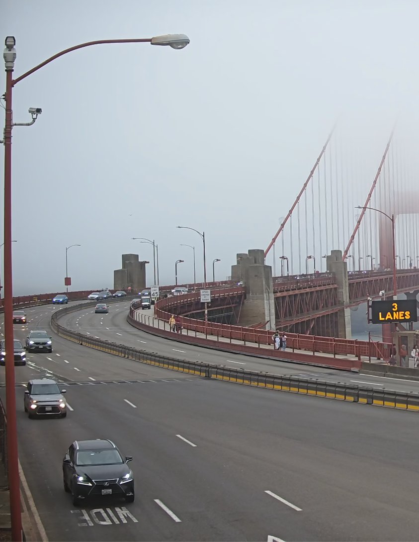 Fernando_Loza's tweet photo. There are supposed to be 4th of July fireworks at the Golden Gate Bridge tonight, but #karlthefog had other plans https://t.co/D7X19Yhqpm