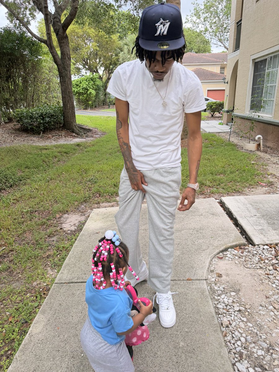 Skoo2Rude's tweet photo. Happy forth dada baby🎀💙 you showed yo country ah so bad we couldn’t even finish taking pics😒 #Girldad https://t.co/q5QvlXIq23