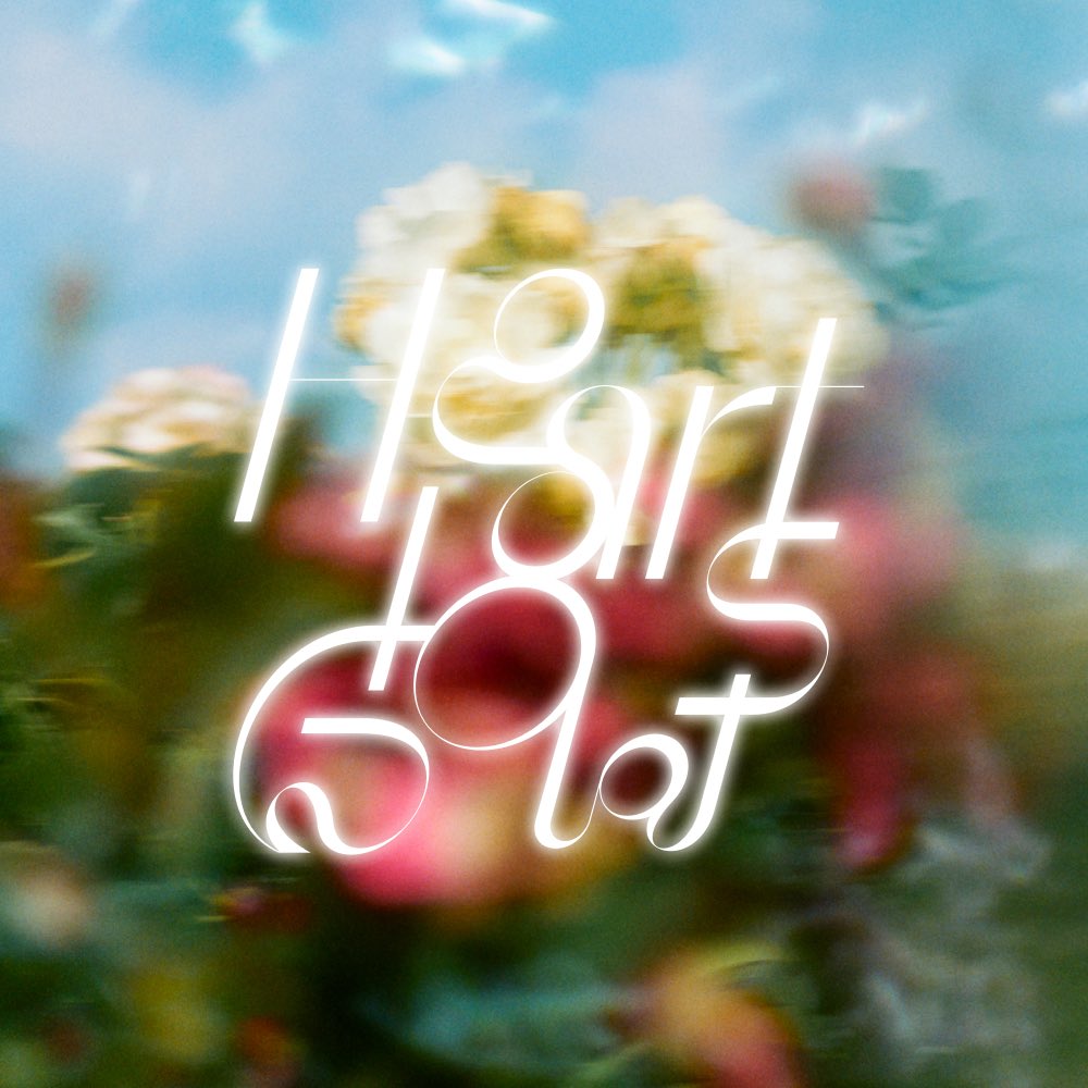 hanahope_2022's tweet photo. ✨News✨
8月5日にリリースする
New Single「Hearts Glow」
ジャケット＆収録内容公開！

〈収録内容〉
Disc1
1. Hearts Glow
2. september
3. Scorpio Skies

Disc2 ※アニメ盤のみ
TVアニメ『さよならララ』 
ノンクレジットエンディング映像

💿予約
https://t.co/sAD5fIqgRM

「Hearts Glow」は7/22より先行配信！
エンディングテーマを務める
TVアニメ『さよならララ』は
今夜放送開始します！お楽しみに🫧

🎧配信予約
https://t.co/HGcWf1GY9j

 #HanaHope #さよならララ