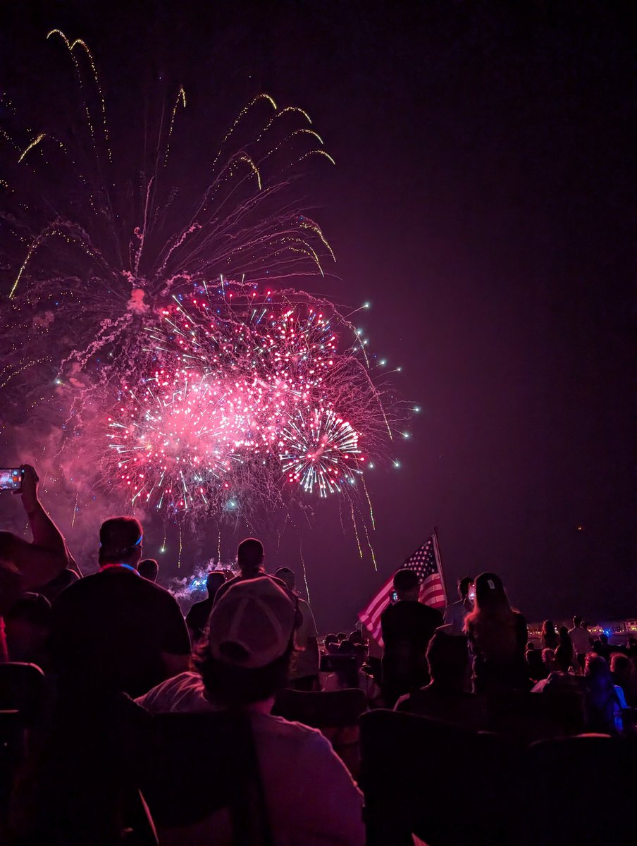 Bessthefirst's tweet photo. Happy 250th from St. Augustine, Florida ❤️🤍💙🇺🇸🎆 https://t.co/IvSucnMXSq