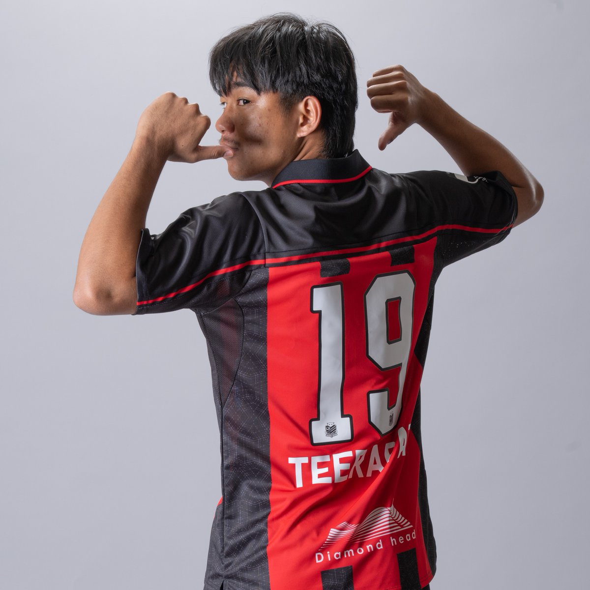 consaofficial's tweet photo. ⏰ユニフォーム一次予約は明日12時まで⏰

✅対象
オーセンティックユニフォームFP1st（半袖）
※GPユニフォームは好評につき完売しました🙏

✅発送時期
リーグ開幕戦（ホーム）までに発送予定

予約⏬
https://t.co/McZGhsteWW

#consadole #コンサドーレ https://t.co/wKqDJgSg2a