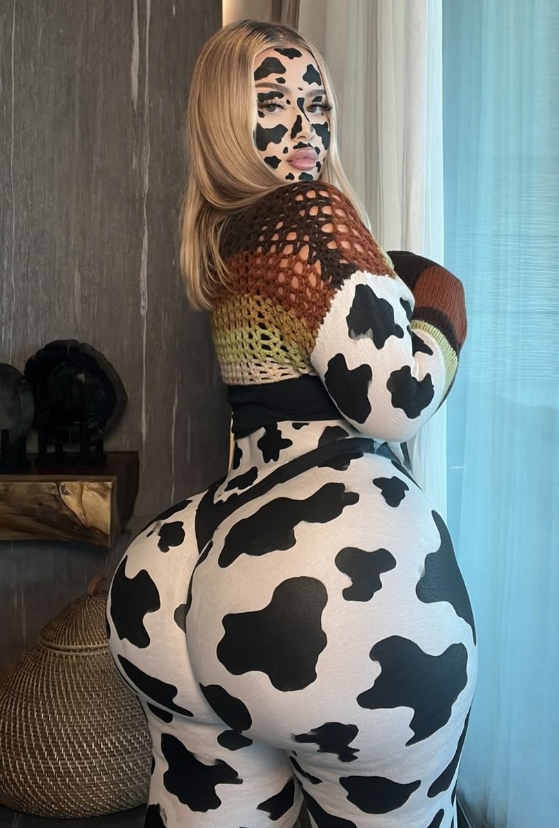 JerritheBimboi's tweet photo. I uhhh… Muh-Moooo…. @GOONCOWMOO Momma’s milkiess… uhhhhh… Hehehe… Shake my booty for Mama…🌀🐮 https://t.co/24YOPfD5MW