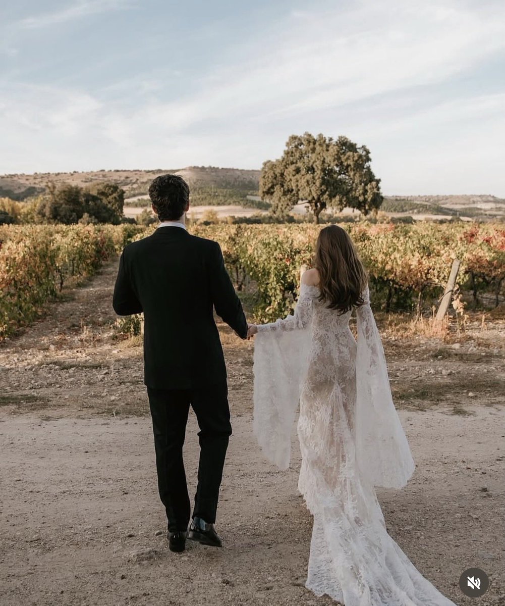 hargiprd's tweet photo. Pra mim k casamento mais chique dos últimos anos foi o da filha do Antonio Bandeira. Auge da chiqueza, lamento https://t.co/G1x7kju4lc