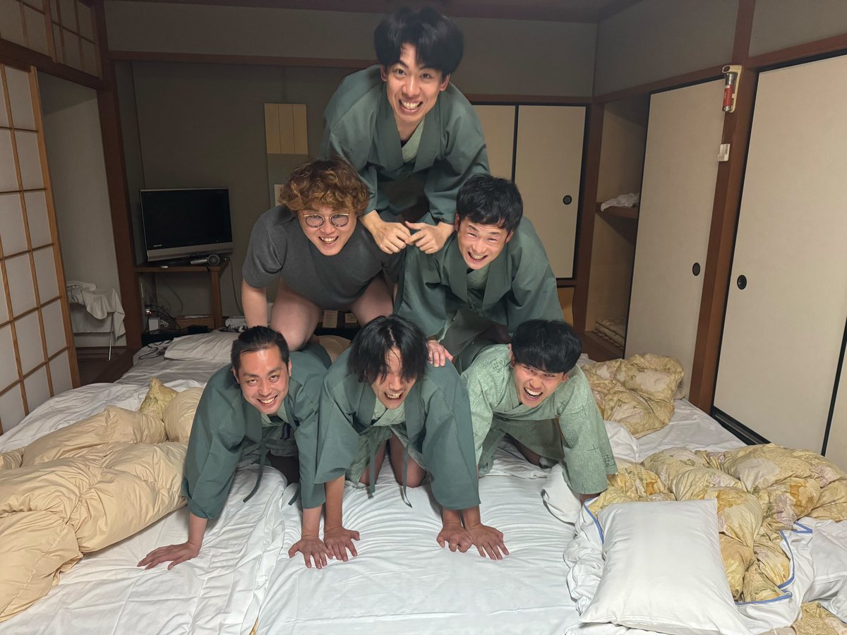 YutaNakatani's tweet photo. 見取り図寄席in岐阜！🙏

町田が、みんなを寝させないように大声で質問をし続けていたのと、寝てる盛山さんにチャーハンの匂いを嗅がせ続けてたこと以外は最高でした！！ https://t.co/xFAcvi1Da8