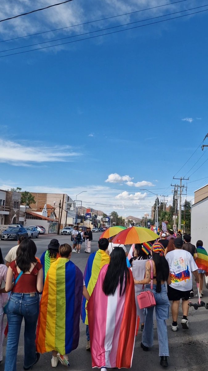 Draw_Cuu's tweet photo. Hoy fue el día la de marcha! Muy padre ver a la comunidad de Cuu...

Solo me faltó que alguien me invitará a chupársela con lo jarioso que ando 😈 https://t.co/QVuDKMgVVv