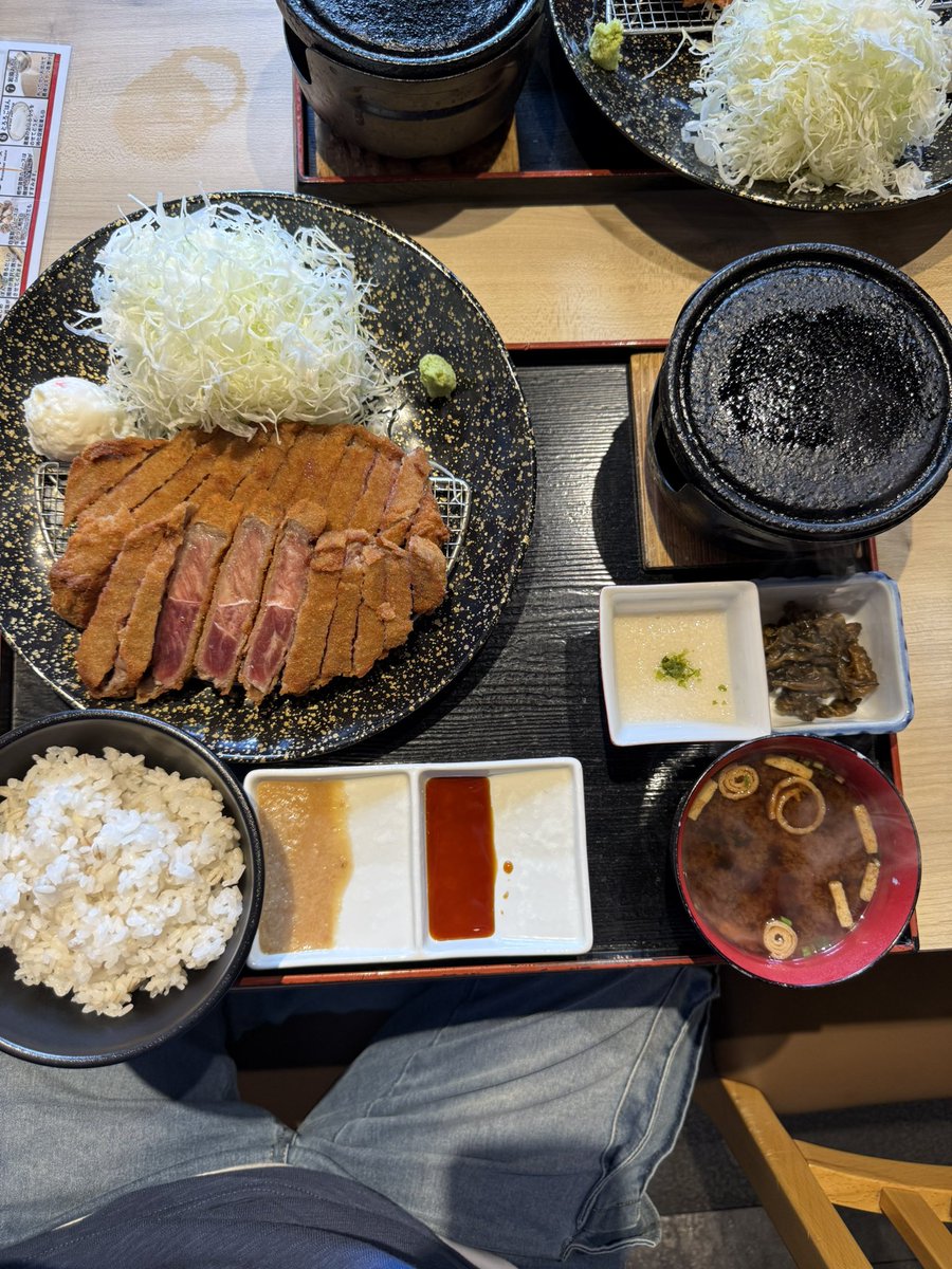 199611181's tweet photo. 今日は宇都宮にある牛カツなかいさんに牛カツを食べに行きました！スっごく美味しかったです！また来たいと思いました。 https://t.co/wHldWiZYeO