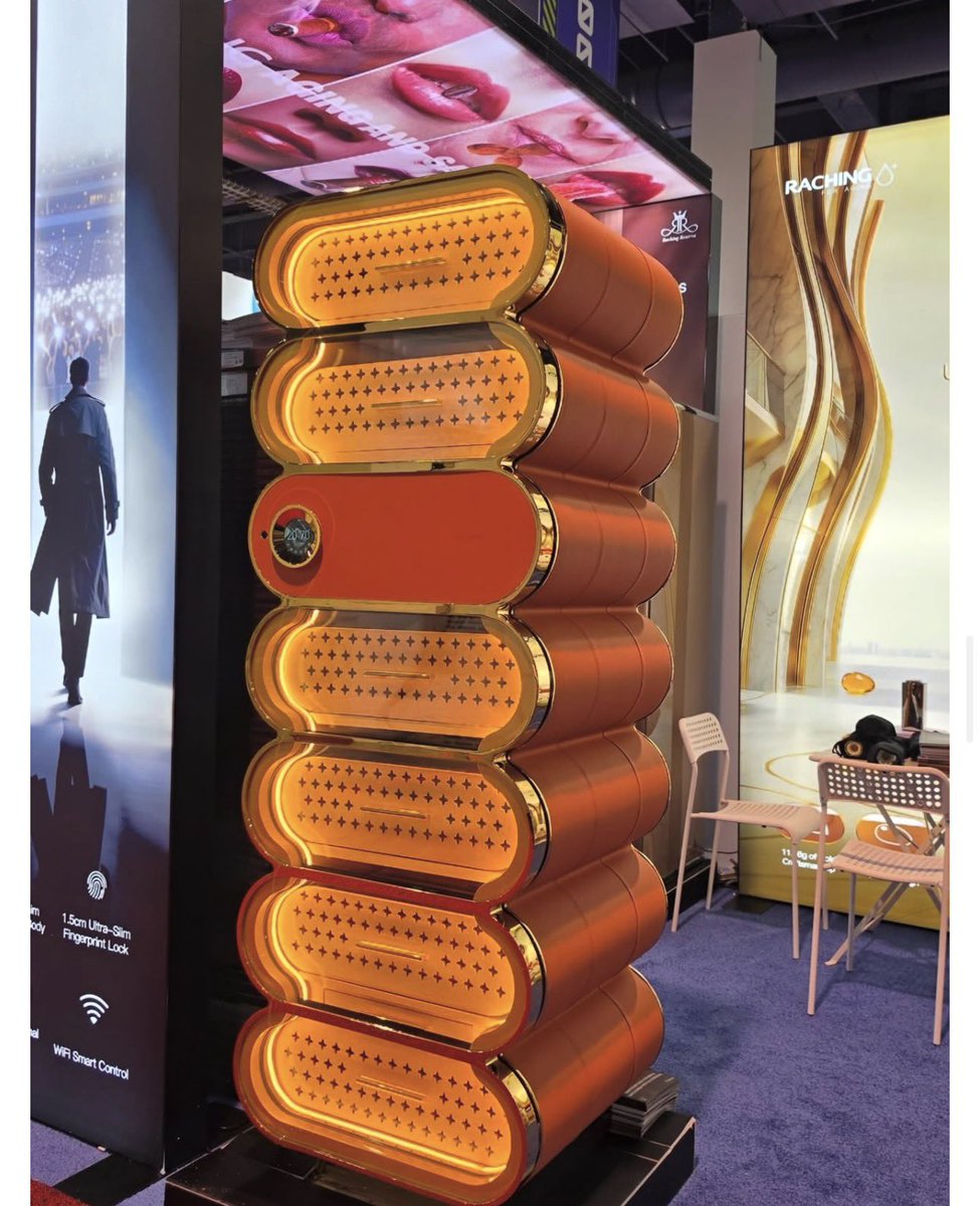 Jennifercigars's tweet photo. The Golden Circle is composed of believers in time. The Golden Treasure of the Raching Amber Series Cigar Gumidor makes its global debut! Art takes shape, time gilds, and 11.66 grams of gold condense into a tribute to time. As the flagship product of the industry, https://t.co/LYnIfpx5x4