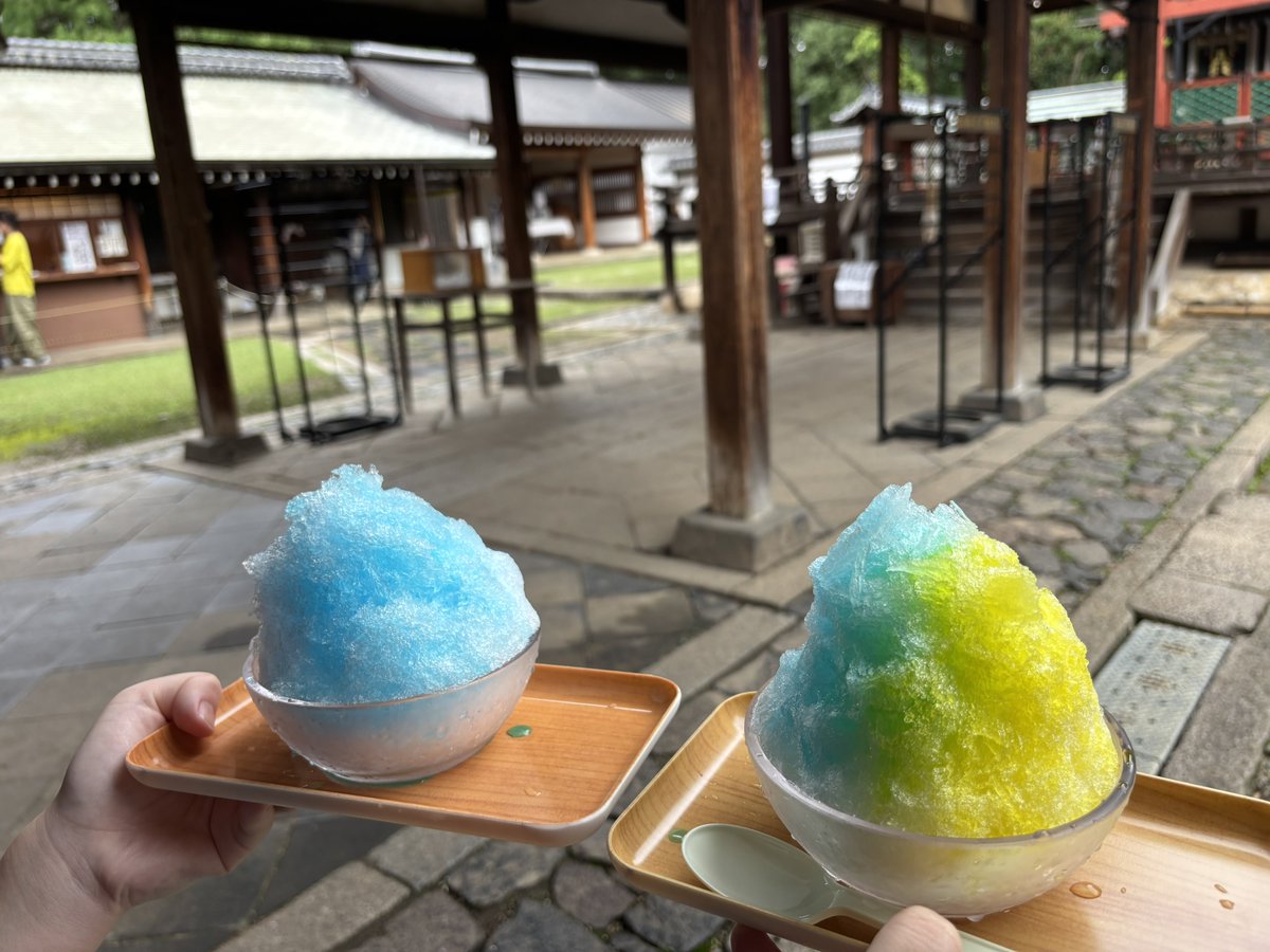 Nyanro0's tweet photo. 氷室神社でかき氷と氷みくじ🍧 https://t.co/4nSAicC9Xd