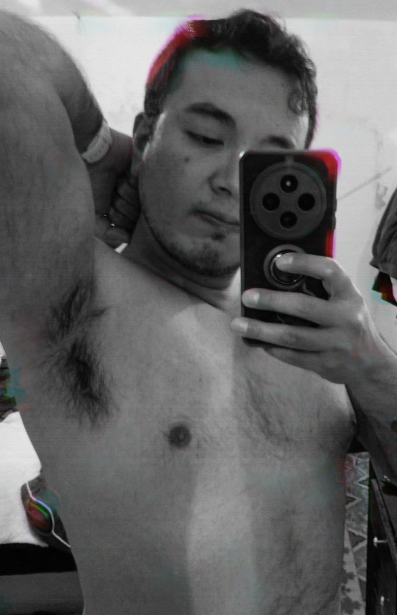 Yoyi272's tweet photo. Obedece y olfatea #gay #amrpit  #chubby https://t.co/paLbZY2tK3