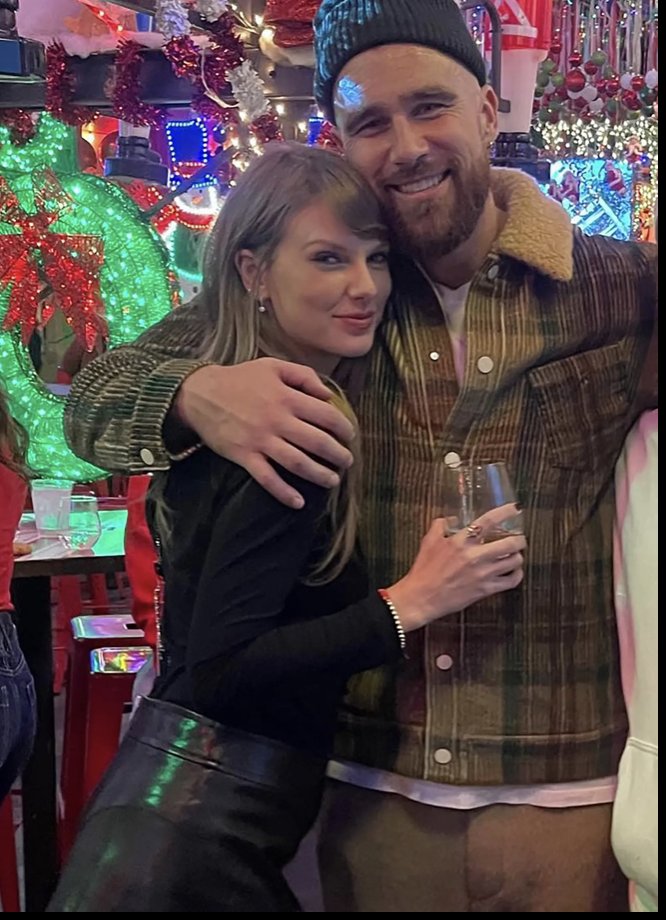 tribunephl's tweet photo. BLANK SPACE EASTER EGG 💍
Guests at Taylor Swift and Travis Kelce's wedding received a special keepsake featuring the lyric "So it's gonna be forever" from Swift's hit song #BlankSpace.
Maren Morris shared the embroidered wedding favor on #Instagram, calling it a sweet nod to one of Swift's most iconic songs. 💕
#dailytribune