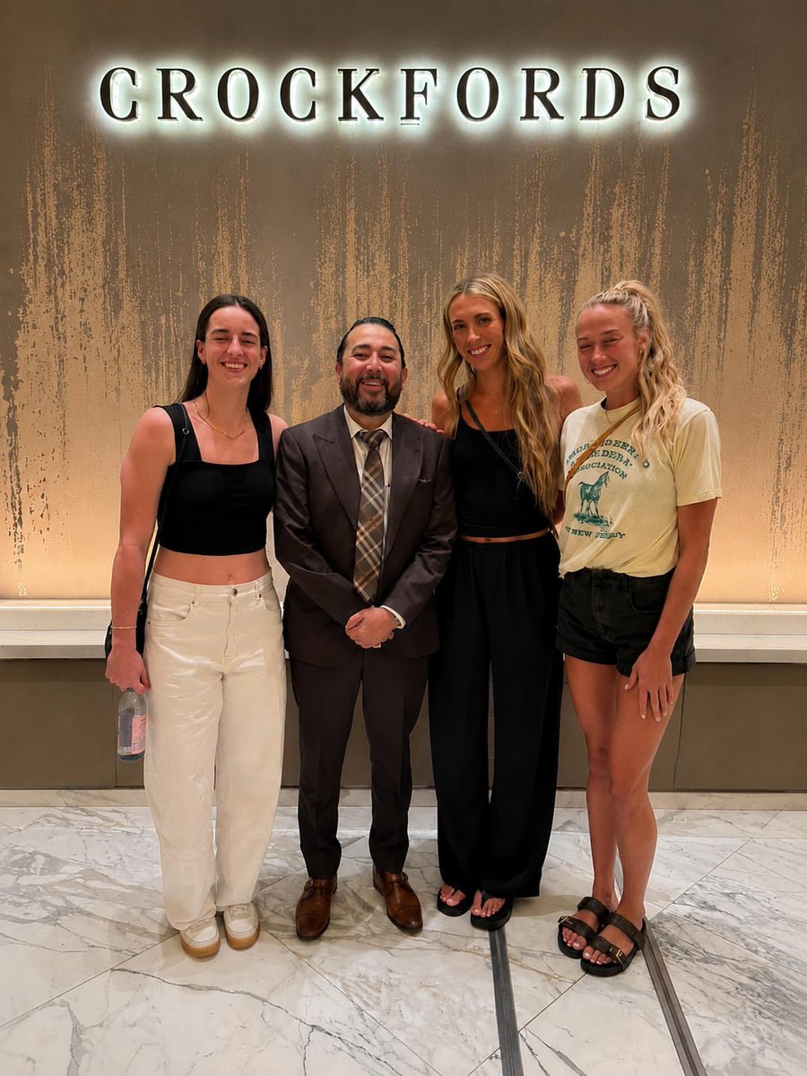 kbfever93's tweet photo. Caitlin, Sophie, and Lexie in Las Vegas 🫶🏼

📷: resortsworldlv on Instagram https://t.co/Qp280z4TUv