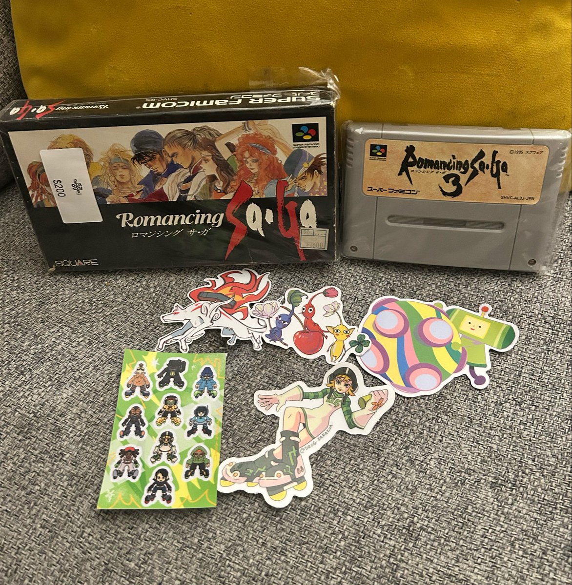 kaleidoscore's tweet photo. no llevaba tanto dinero como me habría gustado, pero compré un par de cositas cool en el retro game fest :] https://t.co/iP18CV1Apn