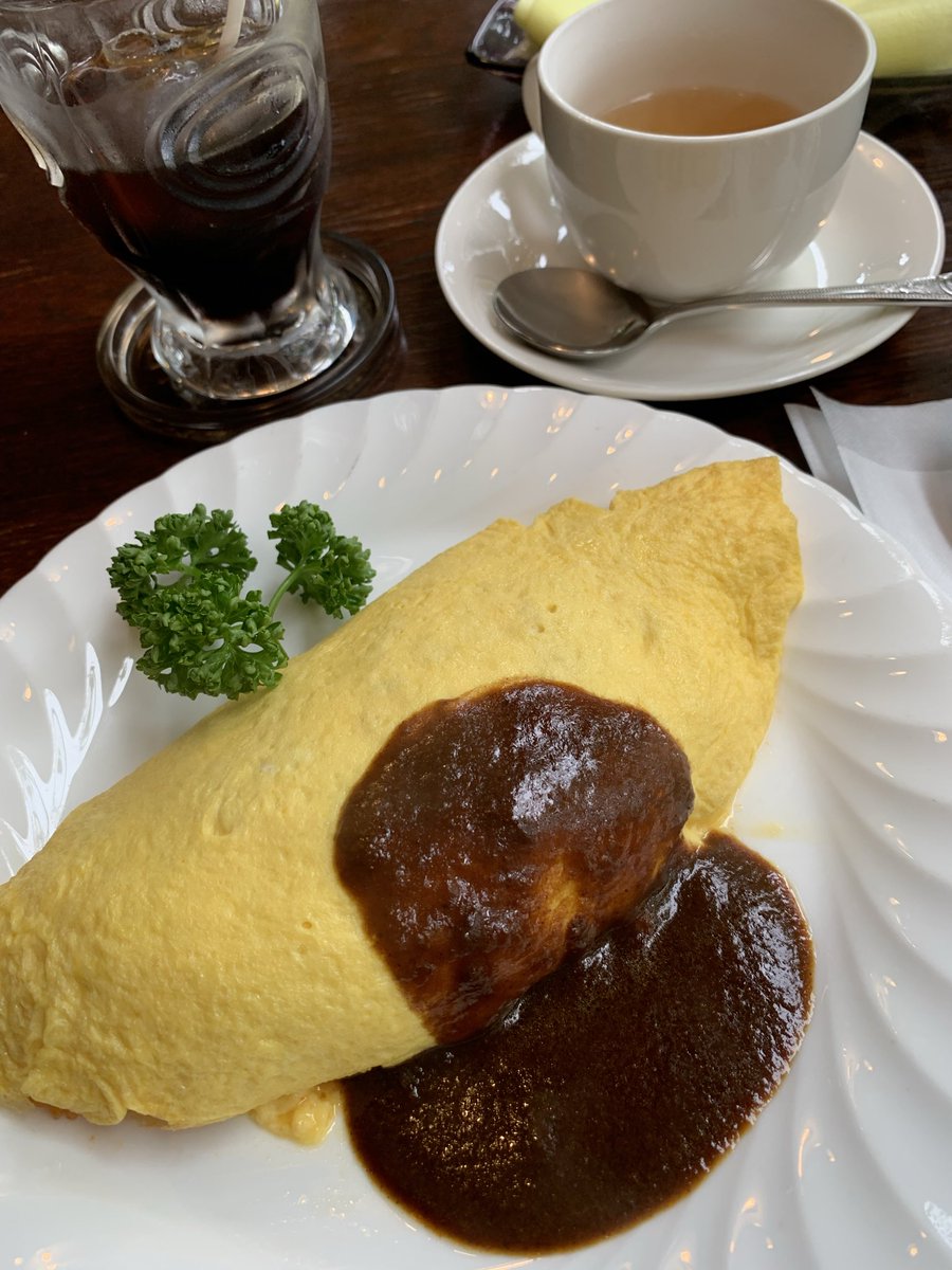 lard8888's tweet photo. レストラン 馬酔木　オムライス
ランチの女王観たら老舗洋食屋さんのデミグラスソースのオムライスが食べたくなっちまったwうまかった！
ちなみに店名は、あしび https://t.co/NnQRj1Lk23
