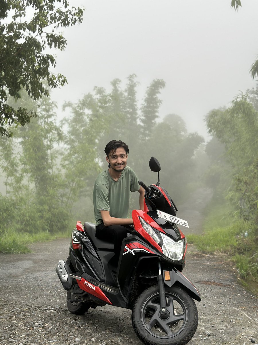di_silwal's tweet photo. हार त मान्दै मान्दिन म जिन्दगी ले पनि भनोस न कस्तो जिदि मान्छे सँग भिड्न पुगे छु https://t.co/H8XmmNzhYG