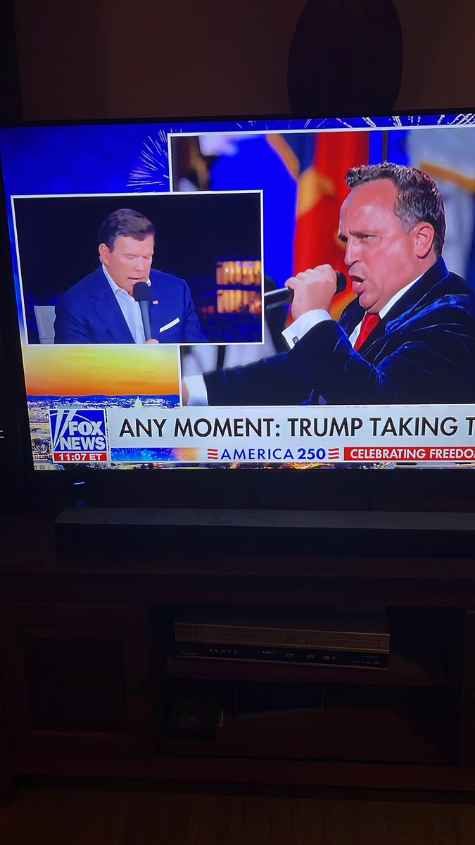 barr_nc's tweet photo. @FoxNews The purpose of putting a concert on television is so people can enjoy it.  Why are you talking? https://t.co/6MioHtogSd