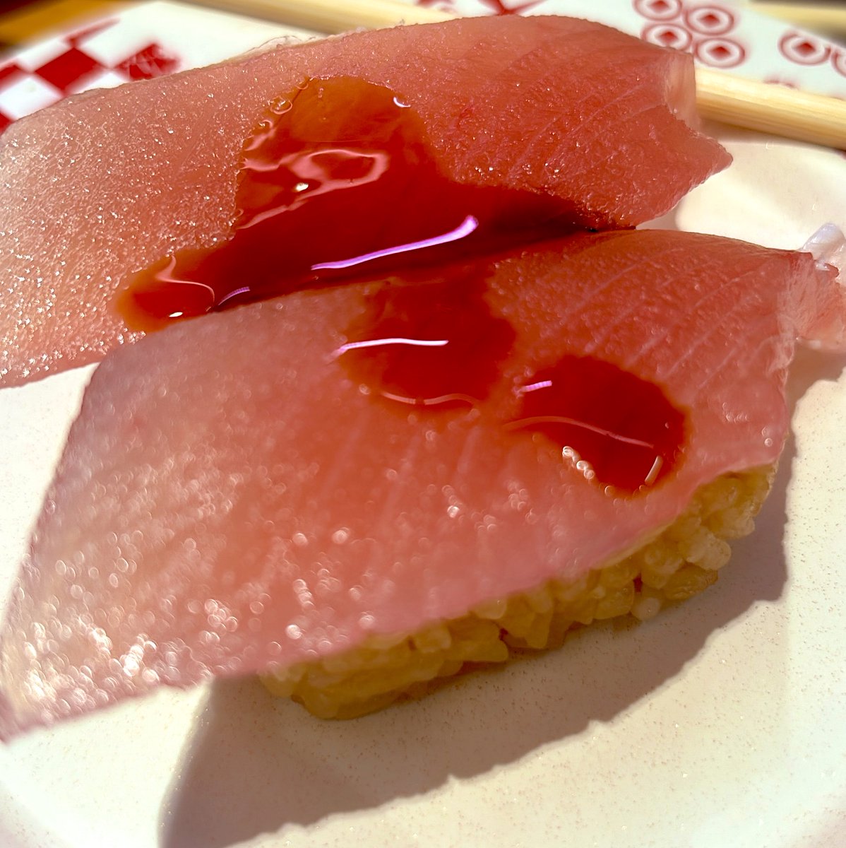inosuke49ners's tweet photo. @sasuri0305 まぁお寿司でも食べて落ち着きたまえ🍣 https://t.co/STjILS54tM