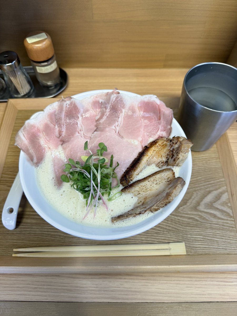 l_teru13's tweet photo. 久しぶりのラーメン https://t.co/neZH7tq8MY